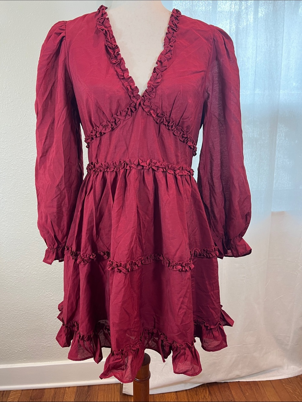 Free the Roses Ruffled V-Neck Tiered Dress in Burgundy. Size M. NWT
